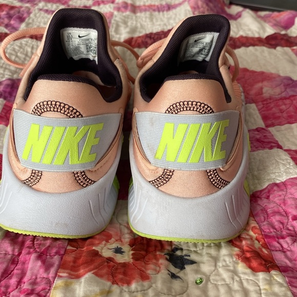 🍑🤍Women’s Nike Metcon size 10.5 - Picture 7 of 10